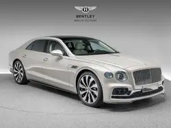 Bentley Flying Spur V8 / First Edition