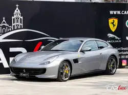 Ferrari GTC4 Lusso 6.3 DCT V12 689CV | LIFT | VOLANTE CARBONIO + LEDS | CAM 360 | CARBOCERAMICA | SEDILI DAYTONA | SCUDETTI | IVA ESPOSTA