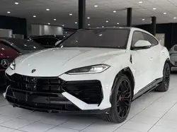 Lamborghini Urus SE *PANO*MASSAGE*360*B&O 3D*23"*CARBON*